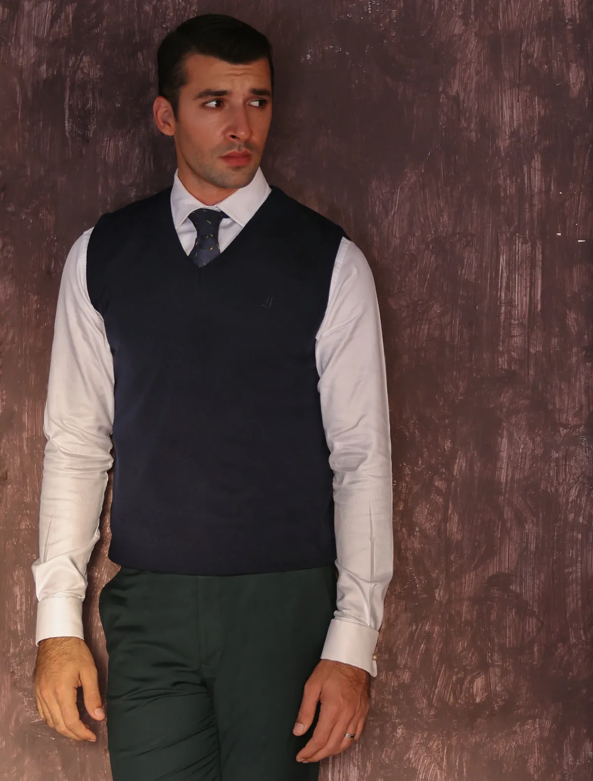 NAVY BLUE V NECK SLEEVE LESS SWEATER