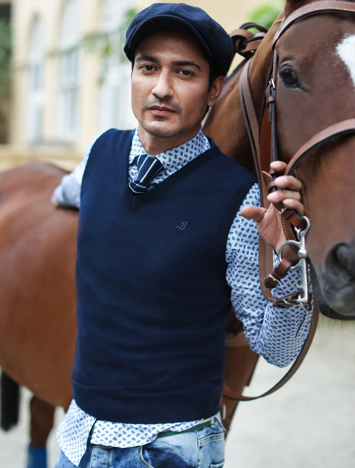 NAVY BLUE V NECK SLEEVE LESS SWEATER